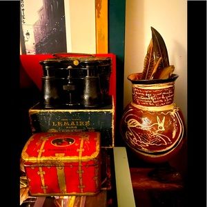 Swee-Touch-Nee Tea 1913 Paris Treasure Chest Tin